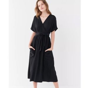 Urban Outfitters Gabrielle Linen MIDI Wrap Dress
